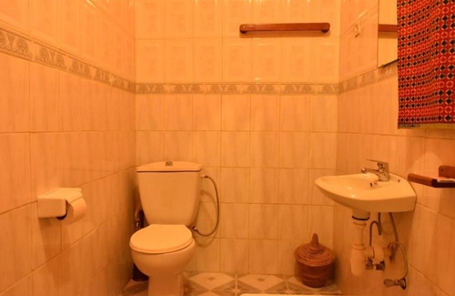 Musanze Cama Y Desayuno | Amahoro Guest House - Queen Room