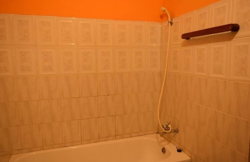 Musanze Cama Y Desayuno | Amahoro Guest House - Habitación doble con baño privado con ducha
