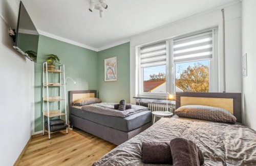 Kaiserslautern Apartamento | Amalfi A02 - 2 Zi für 4P - Balkon, smart TV, Boxspringbett