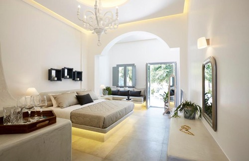 Kamari Hotel | Amara Suites Santorini