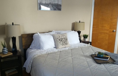 Cuyahoga Falls Casa | Amazing 2 Bd Perfect for Traveling Professionals