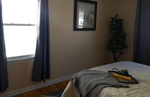 Cuyahoga Falls Casa | Amazing 2 Bd Perfect for Traveling Professionals