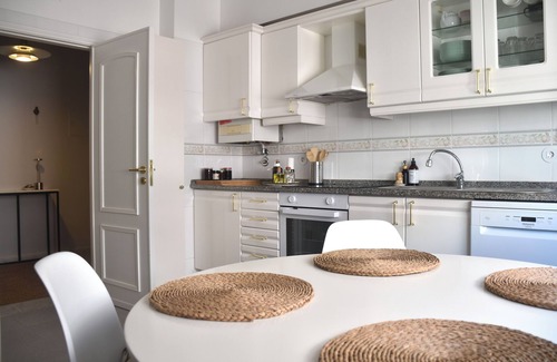 Linda-a-Velha Apartamento | Luminoso apartamento 2 quartos, a 10 min del centro de Lisboa e cerca de Cascais