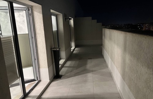 Militari Apartamento | Amazing 2-Room Penthouse Cityview W13