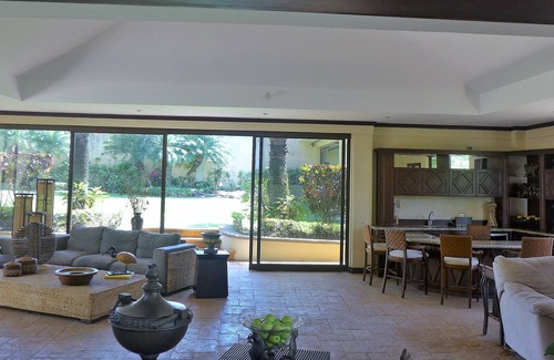 La Garita Casa | Increíble casa de 4 dormitorios con piscina en una comunidad cerrada, La Garita, a 20 minutos del aeropuerto SJO
