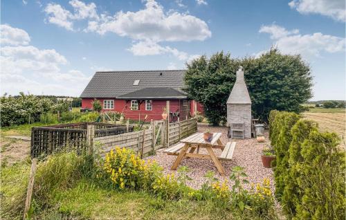 Østermarie Apartamento | Amazing Apartment In Østermarie