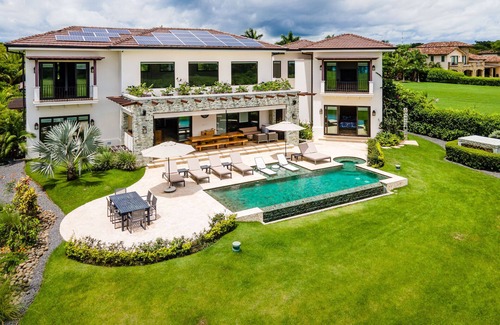 Tamarindo Casa | Amazing Beach Villa on the golf course of Hacienda Pinilla