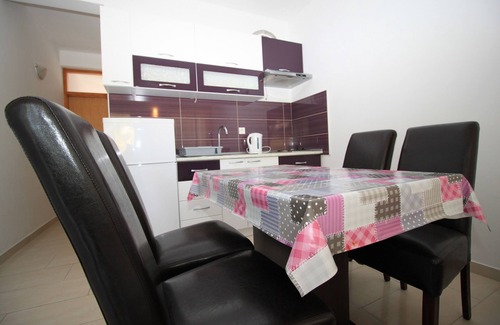 Saplunara Apartamento | Amazing beachfront apartment with balcony and wifi