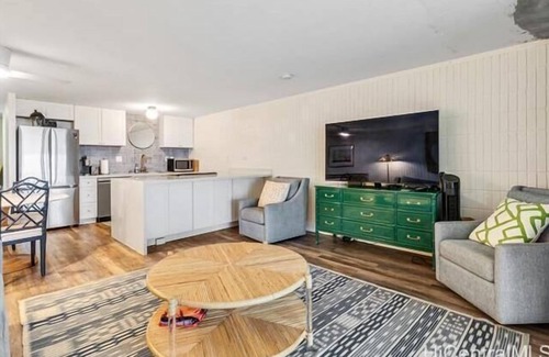 Punaluu Condominio | Amazing Beachfront Condo