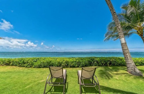 Punaluu Condominio | Amazing Beachfront Condo