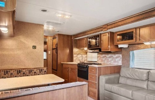 Sevierville Alquiler De RV | Amazing campground on the lake in Sevierville - 2 bedrooms available