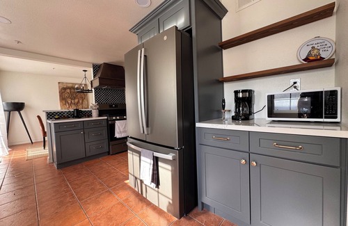 Alhambra Condominio | Amazing Condo In Downtown Alhambra, 20 minutes to DTLA, 10 minutes to Pasadena