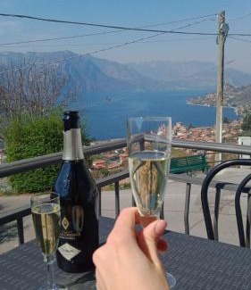 Sale Marasino Apartamento | AMAZING CORNER