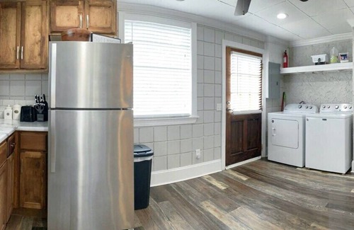 Statesboro Casa | Amazing Cottage -Located on Blue Mile-Close to GSU