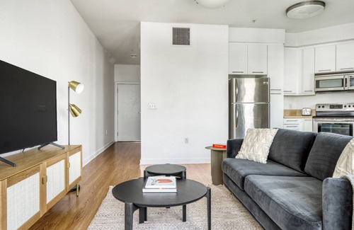 Little Tokyo Apartamento | Amazing Downtown 1BR w/ Gym & W/D, next to Broad Museum, by Blueground (LAX 537)