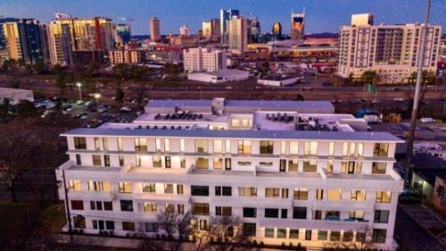 Edgehill Casa | Amazing Downtown Condo W Pool And Free Parking