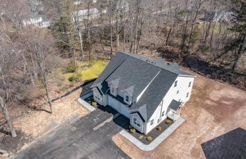 Maple Hill Casa | Amazing Entire Townhouse Sleeps 20 Group Favorite