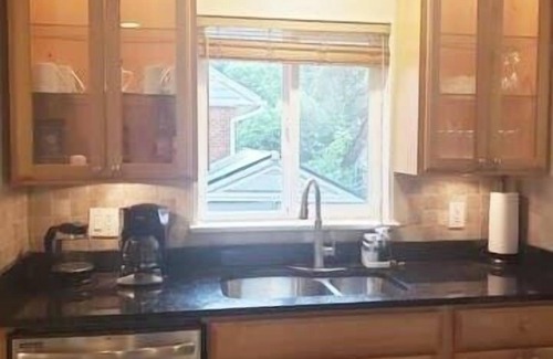 Annandale Casa | Amazing Escape - 6BD, 5BDR, Private Deck near DC