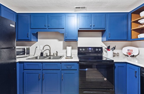 Sheridan Otro | AMAZING FARM RENTAL! CLOSE TO GRAND PARK!