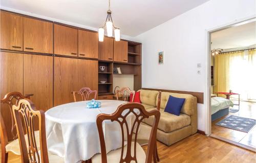 Bakarac Casa | Amazing Home In Bakarac With Wifi