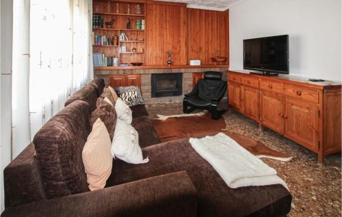 Deltebre Casa | Amazing Home In Deltebre With Kitchen