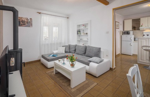 Sveta Nedelja Casa | Increíble casa en Erzisce con jacuzzi
