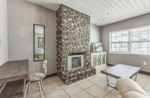 Memphis Casa | Amazing 'Hot Tub' Home Minutes To Hospitals & Beaches