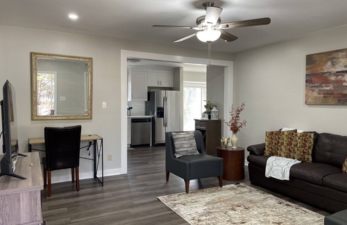 Cumming Casa | Amazing House 3 min to Lake Lanier Sleeps 6