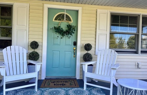 Baileys Harbor Cabaña | Hermosa casa, jardín increíble, el centro de Baileys Harbour