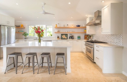 Kailua Casa | Amazing 🌺 Kailua Beach House 🌺 Pool! Game Room! 1 House from Beach