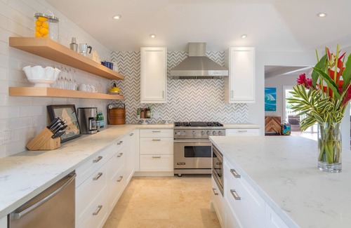 Kailua Casa | Amazing 🌺 Kailua Beach House 🌺 Pool! Game Room! 1 House from Beach