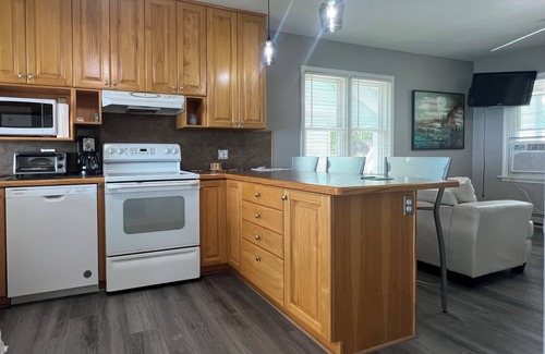 Anchorville Apartamento | Amazing Lake Front Property completely remodeled pet friendly