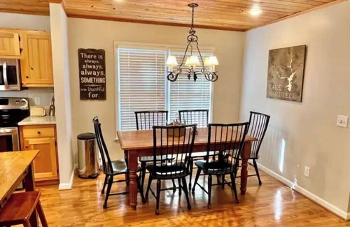 Westminster Casa | Amazing Lake / Mountain Setting
