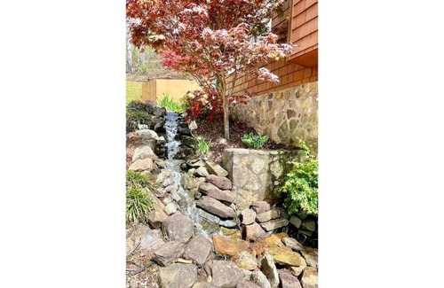 Westminster Casa | Amazing Lake / Mountain Setting