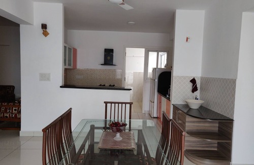 Central Chennai Condominio | Increíble Lake View Sky Condo | Apartamento de lujo de 3 dormitorios en la ciudad
