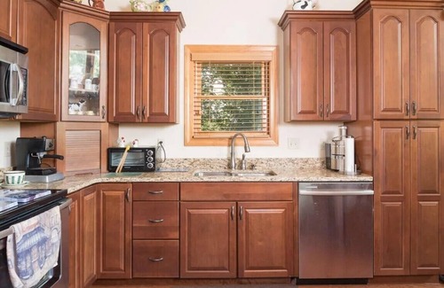 Rock Harbor Cabina | Amazing log and stone home with a mountain setting and view of Norris Lake!