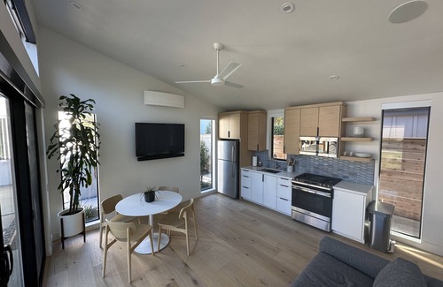 Leucadia Casa | Amazing Modern Guesthouse in Encinitas!