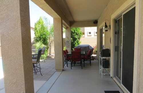 Surprise Farms Casa | Increíbles vistas a la montaña, Piscina climatizada, Balcón, se mete hacia el parque y la primavera de béisbol