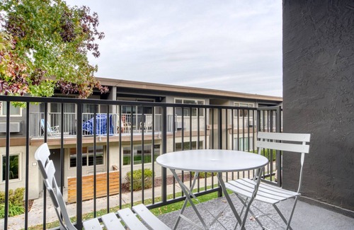 Mountain View Apartamento | Amazing Mountain View 2BR w/ Pool & Gym, 5 min to Target, by Blueground