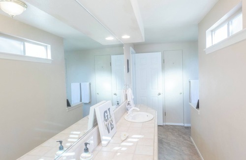 Squaw Valley Apartamento | Amazing place! Near Kings/Sequoia/WiFi/Fridge/Coffee/Microwave/Outdoor Seating!