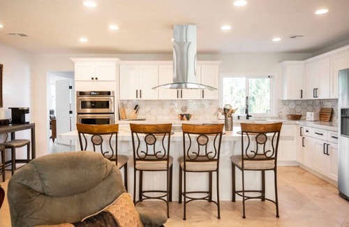 Rancho Oakey Casa | Amazing Pool, Spa, and Outdoor Entertainment Center