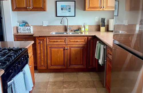 North Redondo Casa | Amazing Private Suite with Private Entrance - 2 miles to beach