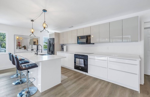 St. Petersburg Casa | Amazing Private Waterfront House with Pool