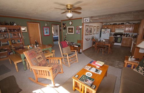 Big Timber Casa | El río Yellowstone y el estanque en una casa de 60 acres 😘4br2ba. Reserve AHORA para ofertas!