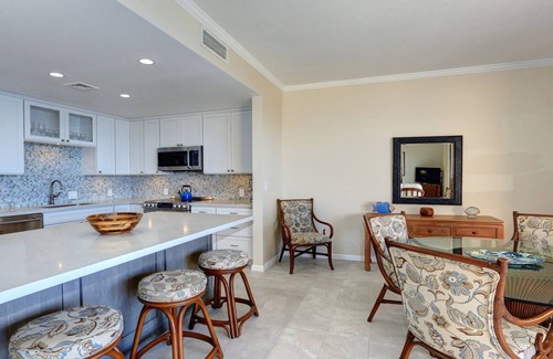 Wailea Condominio | Condominio frente al mar totalmente remodelado - Desde $ 590. 00 / noche - Makena Surf F-202