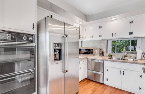 Gardena Casa | Amazing South Bay House Next to LAX, SOFI, Beaches - Gardena