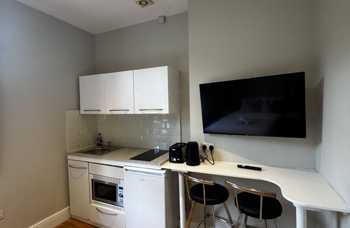 South Hampstead Apartamento | Estudio-Clásico-Baño en la habitacion-Vista al Jardín