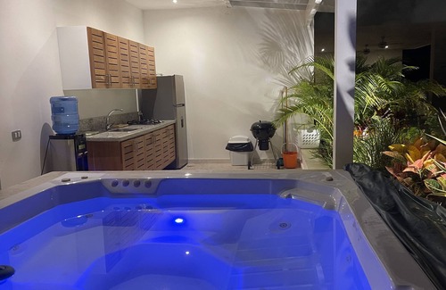 Puerto Bahia Apartamento | Suite w/ jacuzzi & ocean view