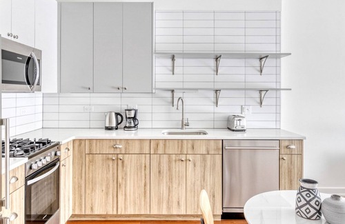 Uptown Apartamento | Amazing Uptown 1BR w/ Roof & W/D, 1 block to Red Line, by Blueground
