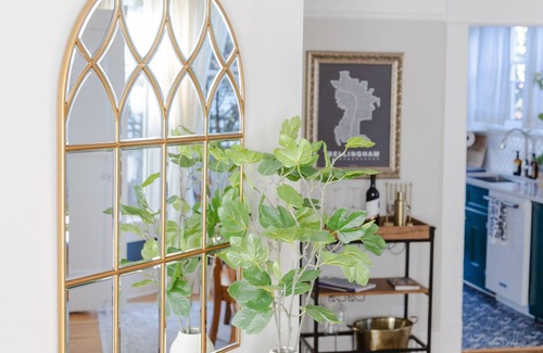 Columbia Casa | Amazing Victorian 4BR w/Hot Tub 5 Min to Downtown